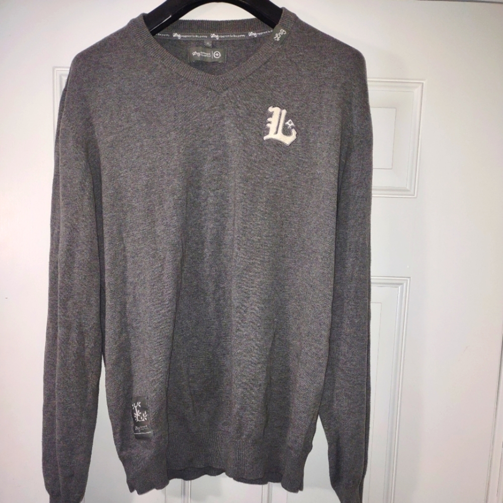 Man's V neck sweater size xl